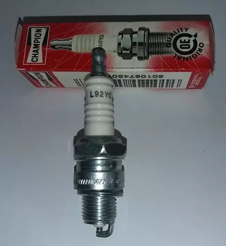 Sytytystulppa Champion L92YC - Pienkoneiden sytytystulpat - L92YC - 1