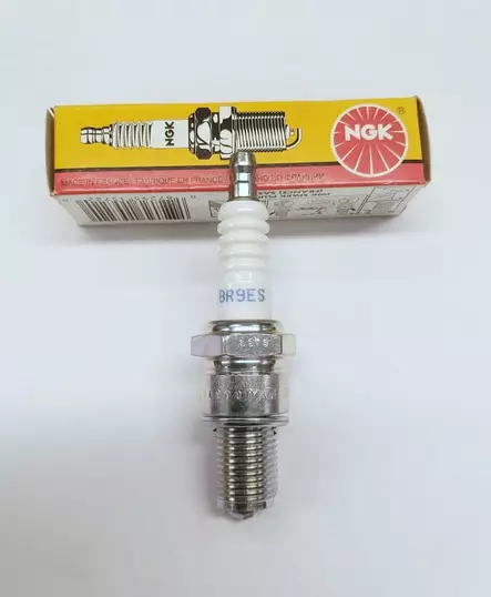 Sytytystulppa NGK BR9ES - Pienkoneiden sytytystulpat - BR9ES - 1