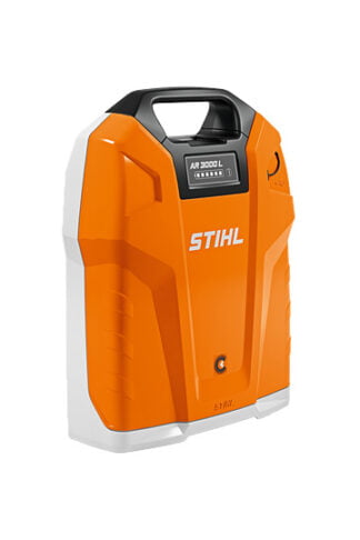 STIHL AR 3000 L setti sisältää akun, adapterin ja liitäntäkaapelin